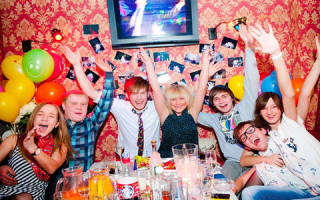 К чему снится вечеринка с незнакомыми людьми